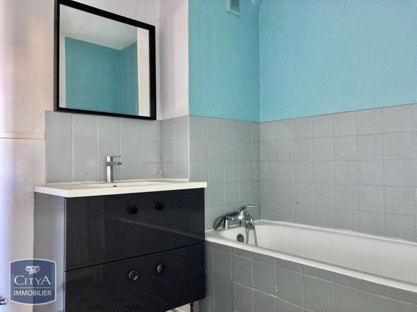 Appartement à louer 2 pièces 56.93m²