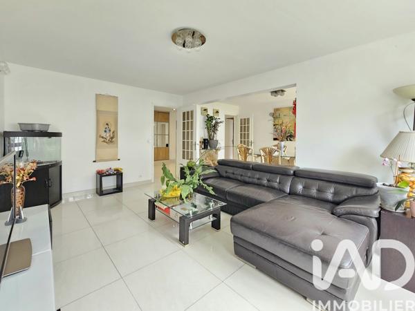 Location appartement 5 pièces 108 m² Villemomble