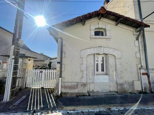 MAISON DE VILLE AVEC JARDIN