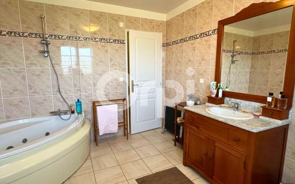 Maison à vendre    7 pièces • 241 m2 Limoges