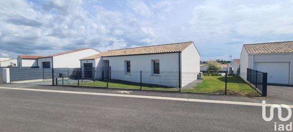 Maison à vendre 4 pièces 101 m² Saint-Georges-des-Coteaux