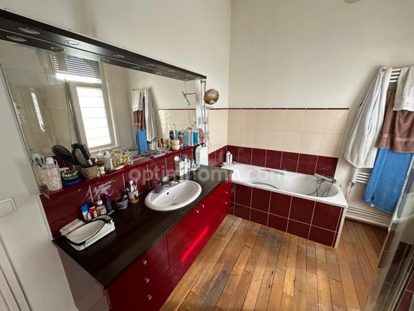 MAISON CENTRE VILLE SAINT-QUENTIN 8 PCES 215M2