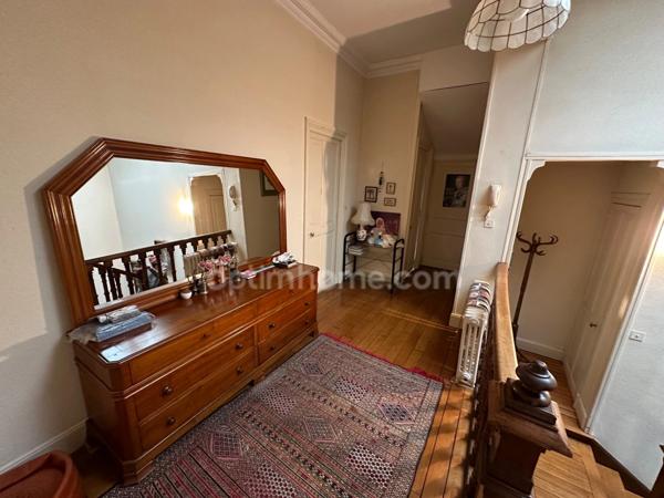 MAISON CENTRE VILLE SAINT-QUENTIN 8 PCES 215M2