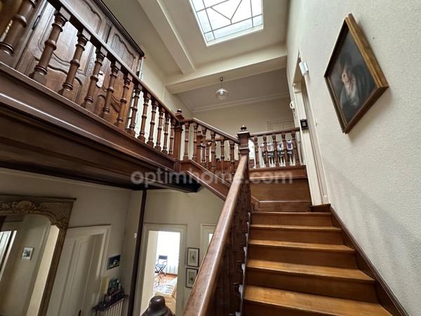 MAISON CENTRE VILLE SAINT-QUENTIN 8 PCES 215M2