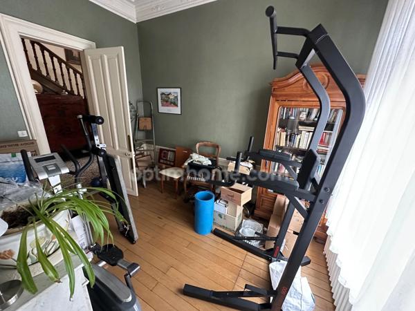 MAISON CENTRE VILLE SAINT-QUENTIN 8 PCES 215M2