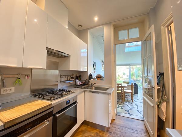 ANGOULEME Quartier calme et prisé : jolie maison de ville restaurée avec terrasse et jardin
