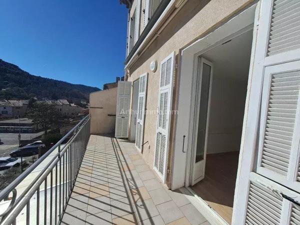 Location Appartement 2 pièces 68 m2 à Salernes