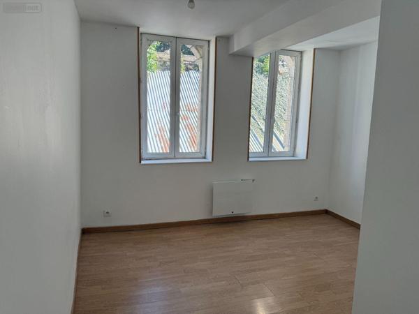 Maison à louer à Rozoy-sur-Serre dans l'Aisne (02360), ref : 02014/903