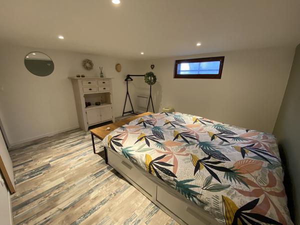 Climatisée - maison semi-enterrée sur terrain piscinable