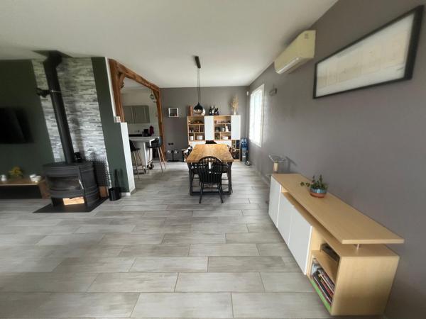Climatisée - maison semi-enterrée sur terrain piscinable