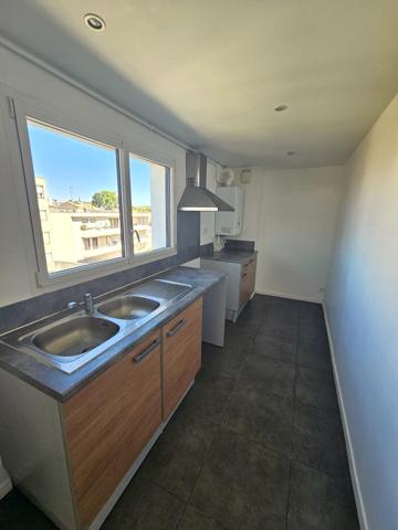 BORDEAUX BARRIÈRE JUDAÏQUE : APPARTEMENT T2 AVEC PARKING