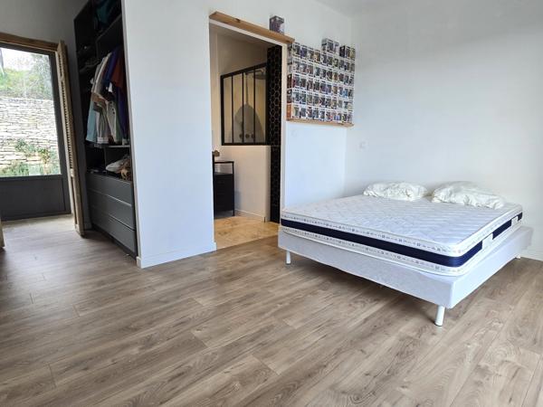 Villa contemporaine avec piscine et vue Luberon