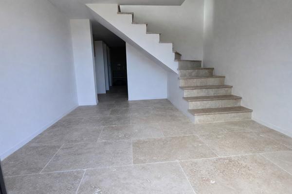 Villa contemporaine avec piscine et vue Luberon