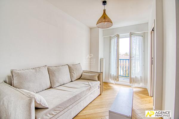 Versailles Avenue de Paris Appartement 6 pièces 138 m² situé au 3ème et dernier étage avec ascenseur, cave et parking en sous-sol €998 000 ** - Référence 27502