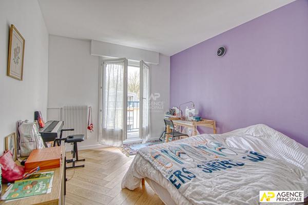 Versailles Avenue de Paris Appartement 6 pièces 138 m² situé au 3ème et dernier étage avec ascenseur, cave et parking en sous-sol €998 000 ** - Référence 27502