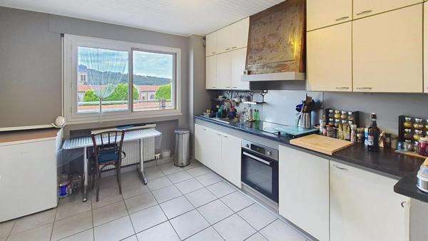 Spacieux P3 avec garage et cave - centre Firminy