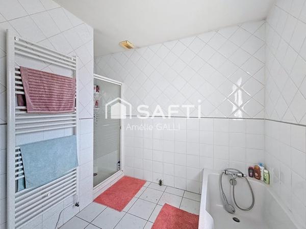 Maison de plain-pied au calme – beaux volumes