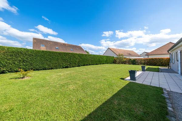 Maison de plain-pied  à Châtenoy Le Royal de 90 m² avec 3 chambres