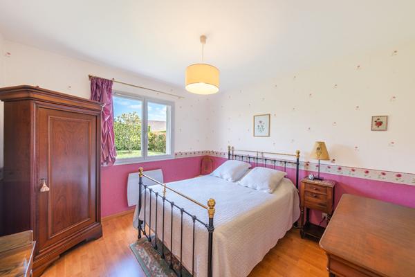 Maison de plain-pied  à Châtenoy Le Royal de 90 m² avec 3 chambres