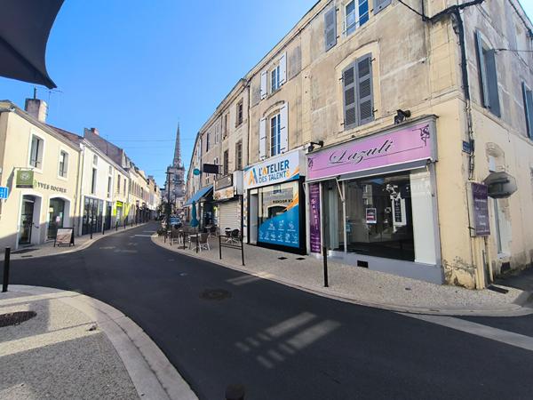 A LOUER LOCAL COMMERCIAL CENTRE VILLE