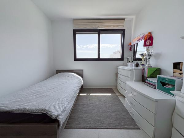 Maison contemporaine 6 pièces à vendre à Sainte Gemmes sur Loire avec une chambre au rez de chaussée