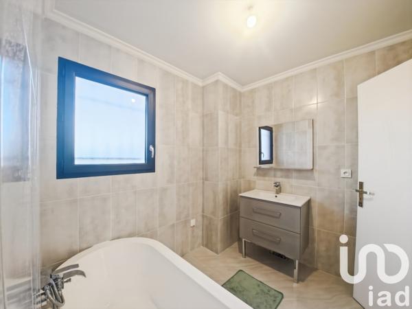 Maison 4 pièces de 108 m² à Saint-Hilaire-de-Brethmas (30560)