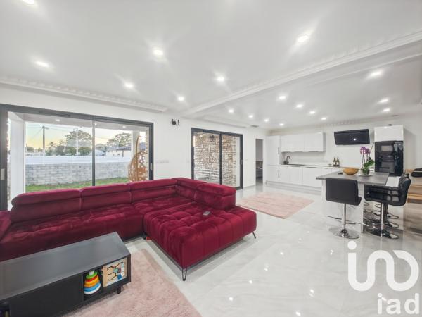 Maison 4 pièces de 108 m² à Saint-Hilaire-de-Brethmas (30560)