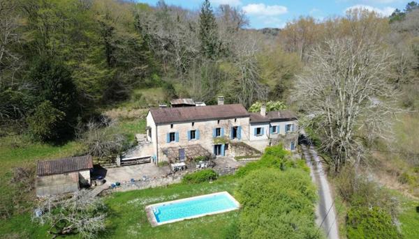 Maison ancienne - Sarlat-la-caneda Maison en pierres avec source, ruisseau et piscine – Proche Sarlat-la-Canéda