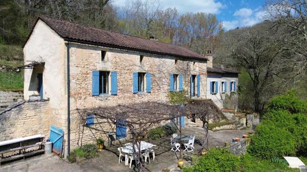 Maison ancienne - Sarlat-la-caneda Maison en pierres avec source, ruisseau et piscine – Proche Sarlat-la-Canéda