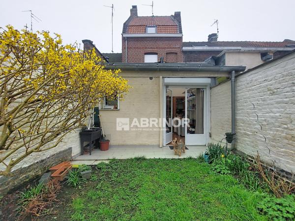 MAISON avec jardin. Chambre au Rez-de-chaussée - BLANC SEAU, proche métro CARLIER TOURCOING