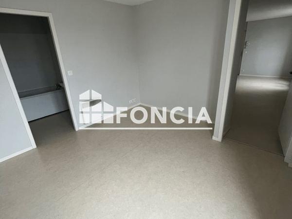 Location Appartement 2 pièces 49.6 m² - 2 PLACE JEANNE HACHETTE Beauvais 60000