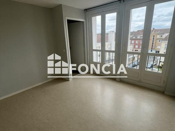 Location Appartement 2 pièces 49.6 m² - 2 PLACE JEANNE HACHETTE Beauvais 60000
