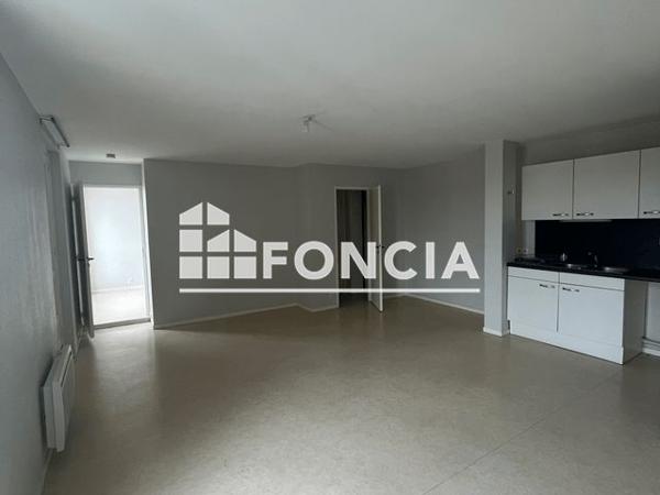 Location Appartement 2 pièces 49.6 m² - 2 PLACE JEANNE HACHETTE Beauvais 60000