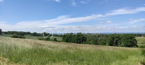 Terrain de 1 584 m²