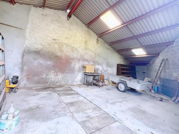Garage de 60 m² bétonné