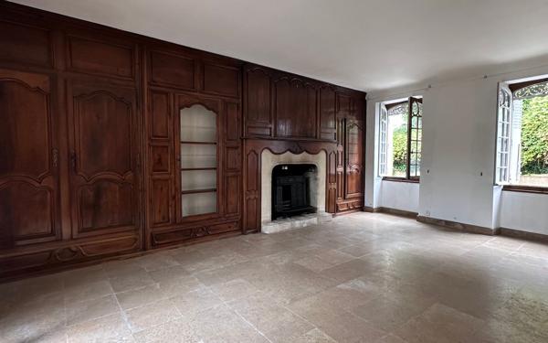 Maison à vendre    10 pièces •  Neuvic