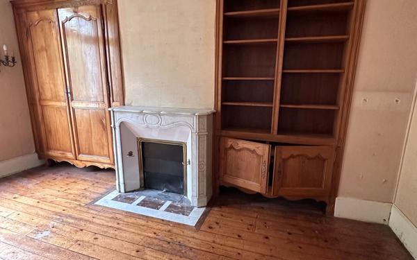 Maison à vendre    10 pièces •  Neuvic