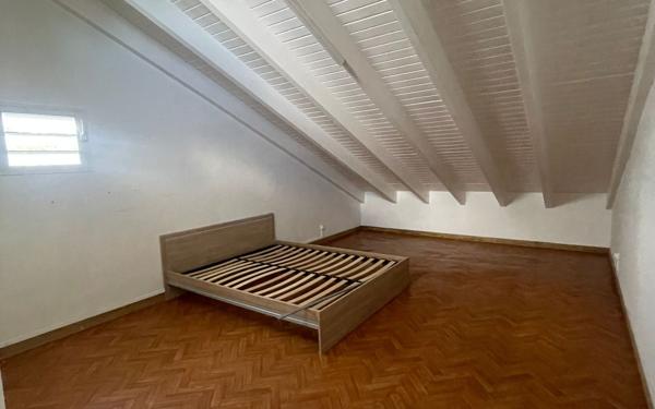 Appartement à louer    5 pièces •  Saint-François