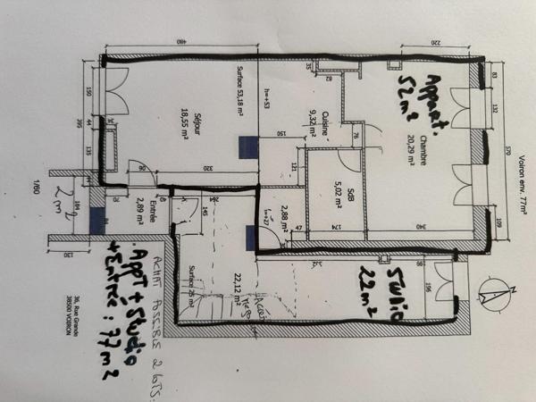 Centre-ville de Voiron, studio sous les toits avec mezzanine, à rénover entièrement