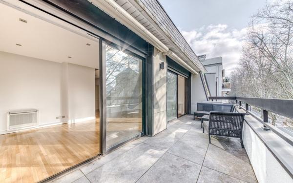 Appartement à vendre    5 pièces • 130,22 m2 Lyon 6