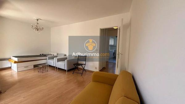 Location                                                      Appartement
                        
                     2 pièces                      46 m2                     à Sarcelles