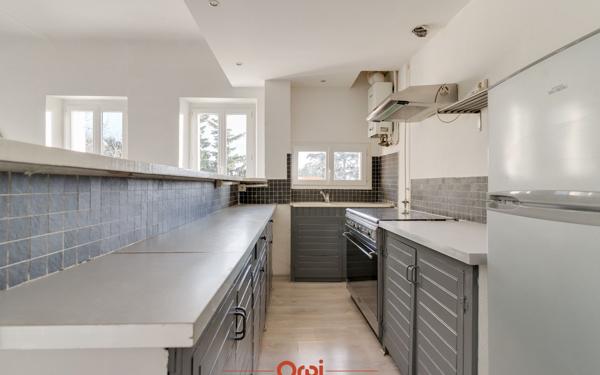 Appartement à vendre    2 pièces • 45,21 m2 Marseille 12