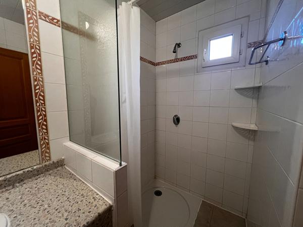 Belle vue dans un cadre verdoyant, maison 2 chambres