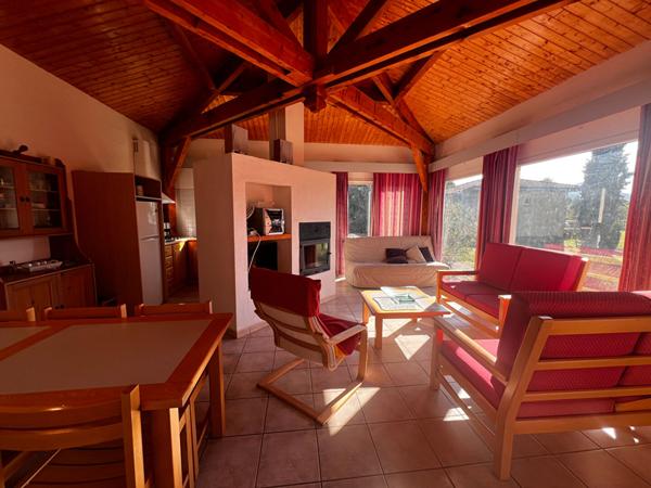 Belle vue dans un cadre verdoyant, maison 2 chambres