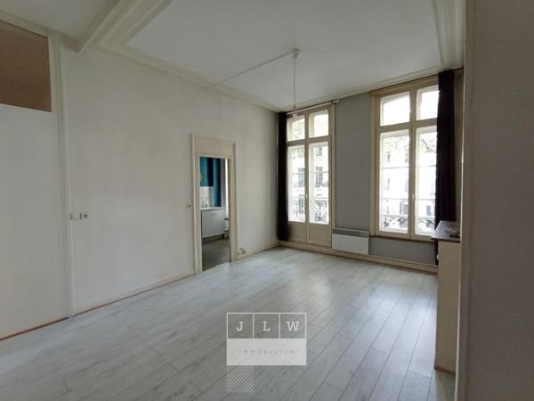 JCL-LL152 - Lille République - T2 bis de 52,80m²