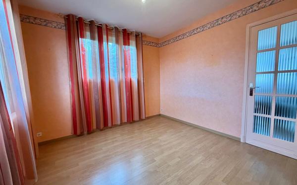 Maison à vendre    5 pièces •  Lacrouzette