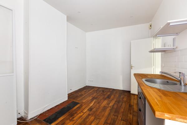 CHARMANT 2 PIECES A DEUX PAS DU JARDIN DES PLANTES ET DU METRO JUSSIEU