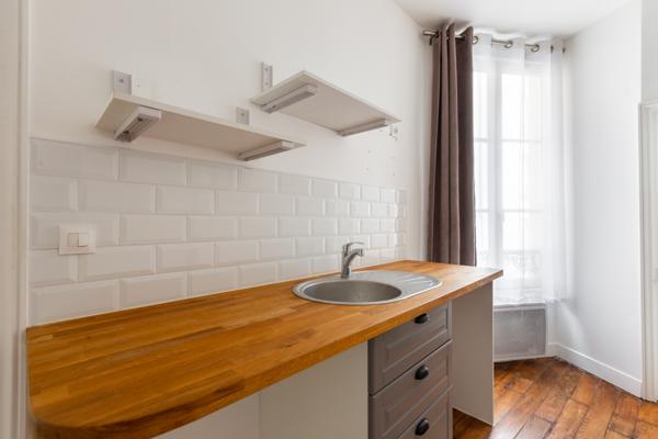 CHARMANT 2 PIECES A DEUX PAS DU JARDIN DES PLANTES ET DU METRO JUSSIEU