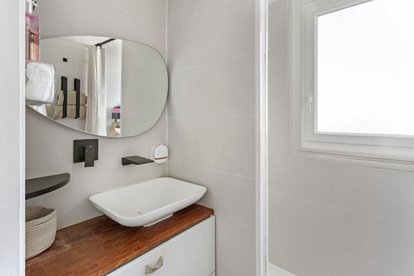 Appartement coup de coeur à Nantes t4 de 65.90 m2 en dernier étage .,  
Nantes 44100