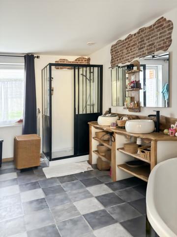 Saint-Pol-sur-Ternoise (62130) Ferme authentiques et 6 gîtes sur 1.5 hectares (terrain constructible)